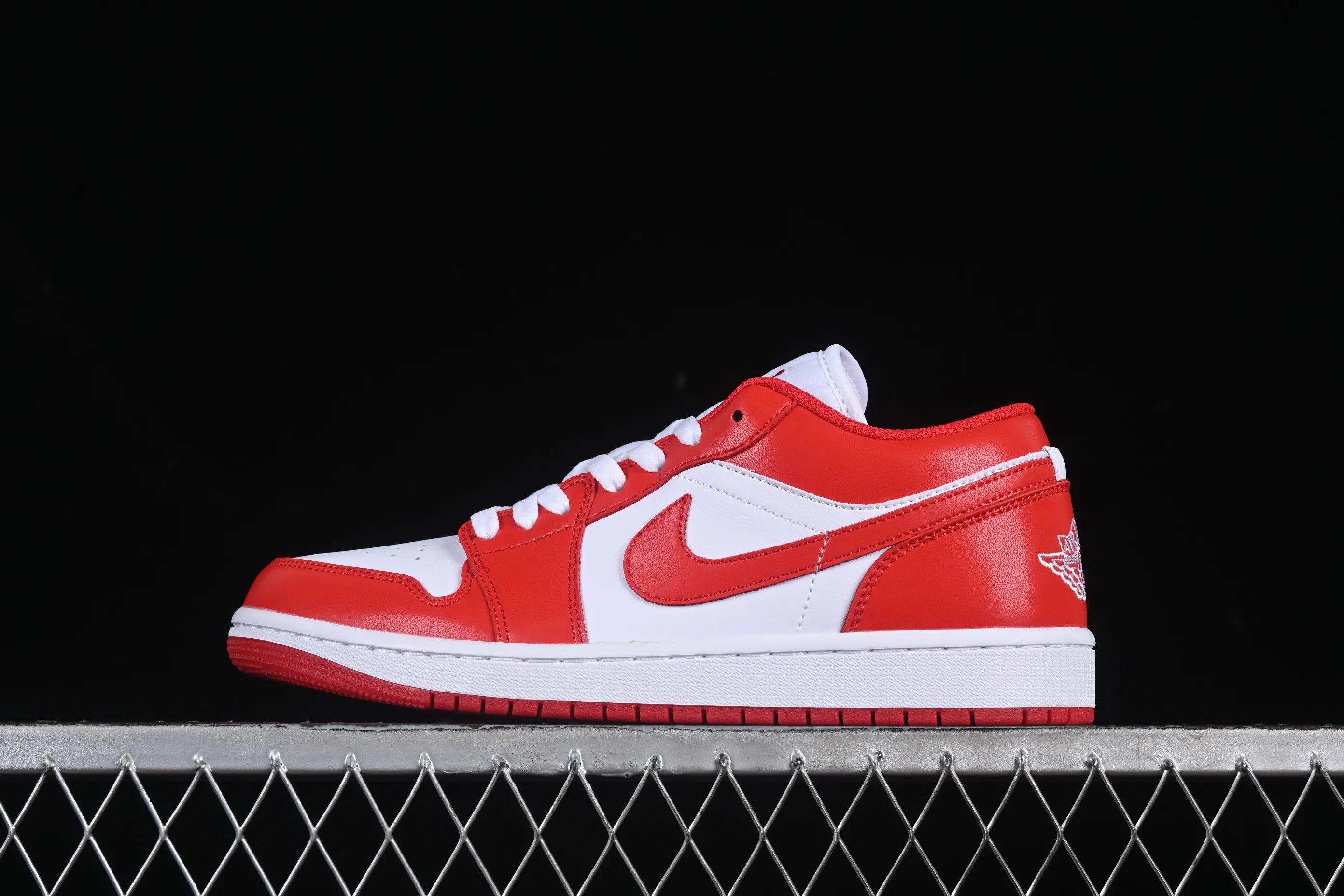 All categories Air Jordan Jordan series basketball shoes Air Jordan 1 Low Air Jordan 1 Low AJ1 Joe 1 white and red color low-top cultural and casual sneakers 553558-166